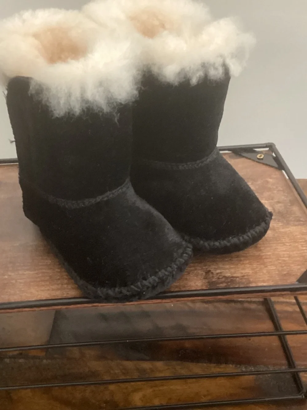 NIB UGG Infant Jesse Booties Black Suede Sheepskin Size 0/1 Unused Box & COA